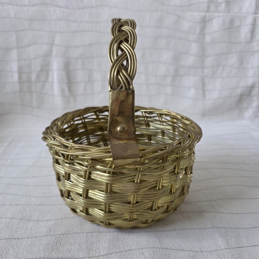 Vintage Brass Woven Metal Basket Decor Metal Moveable Handle 7.5x6.5x6.5" Heavy - Picture 3 of 7
